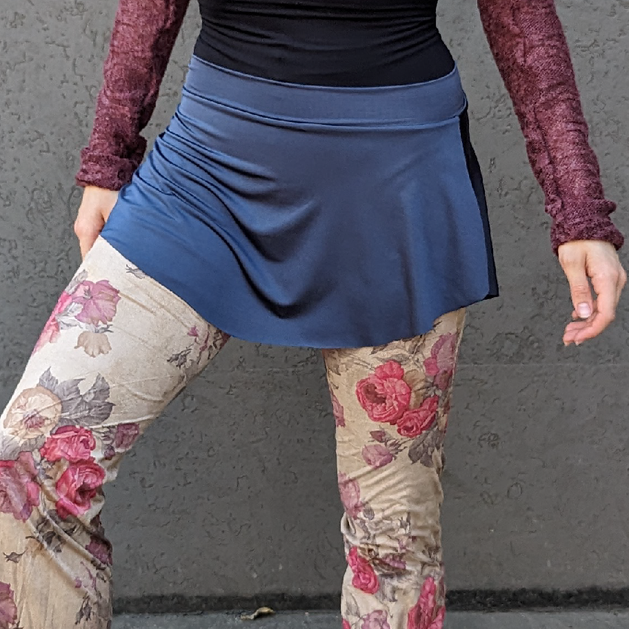 Avenue skirt in Pebble