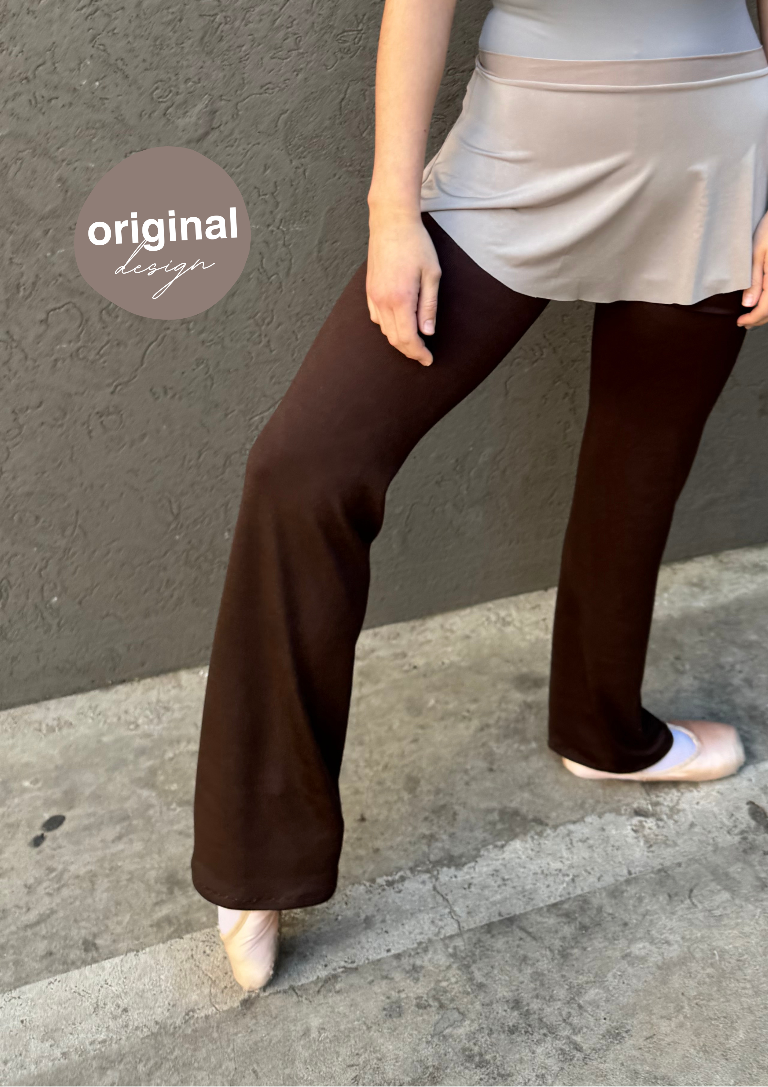 Highline leg warmers in Earth