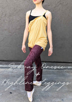 Highline Leg warmers in stretch lace Plum