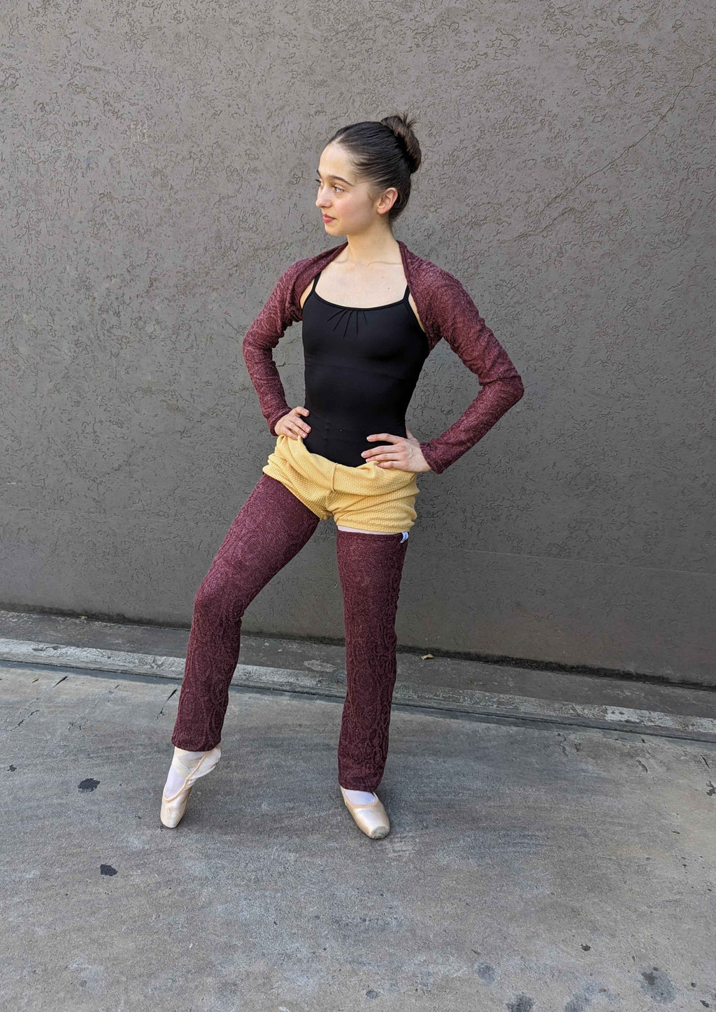 Highline Leg warmers in stretch lace Plum