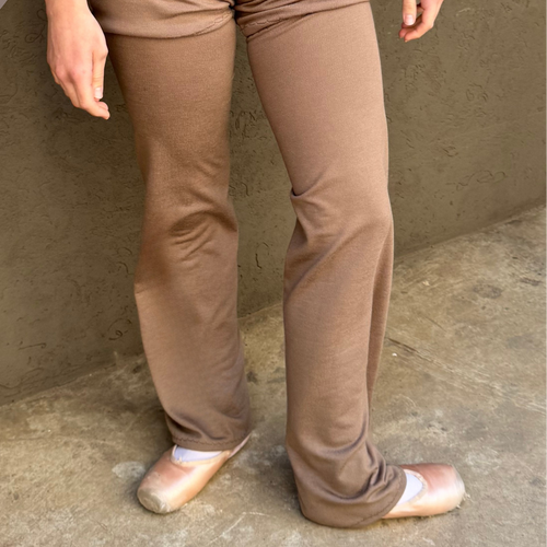 Highline leg warmers in Clay