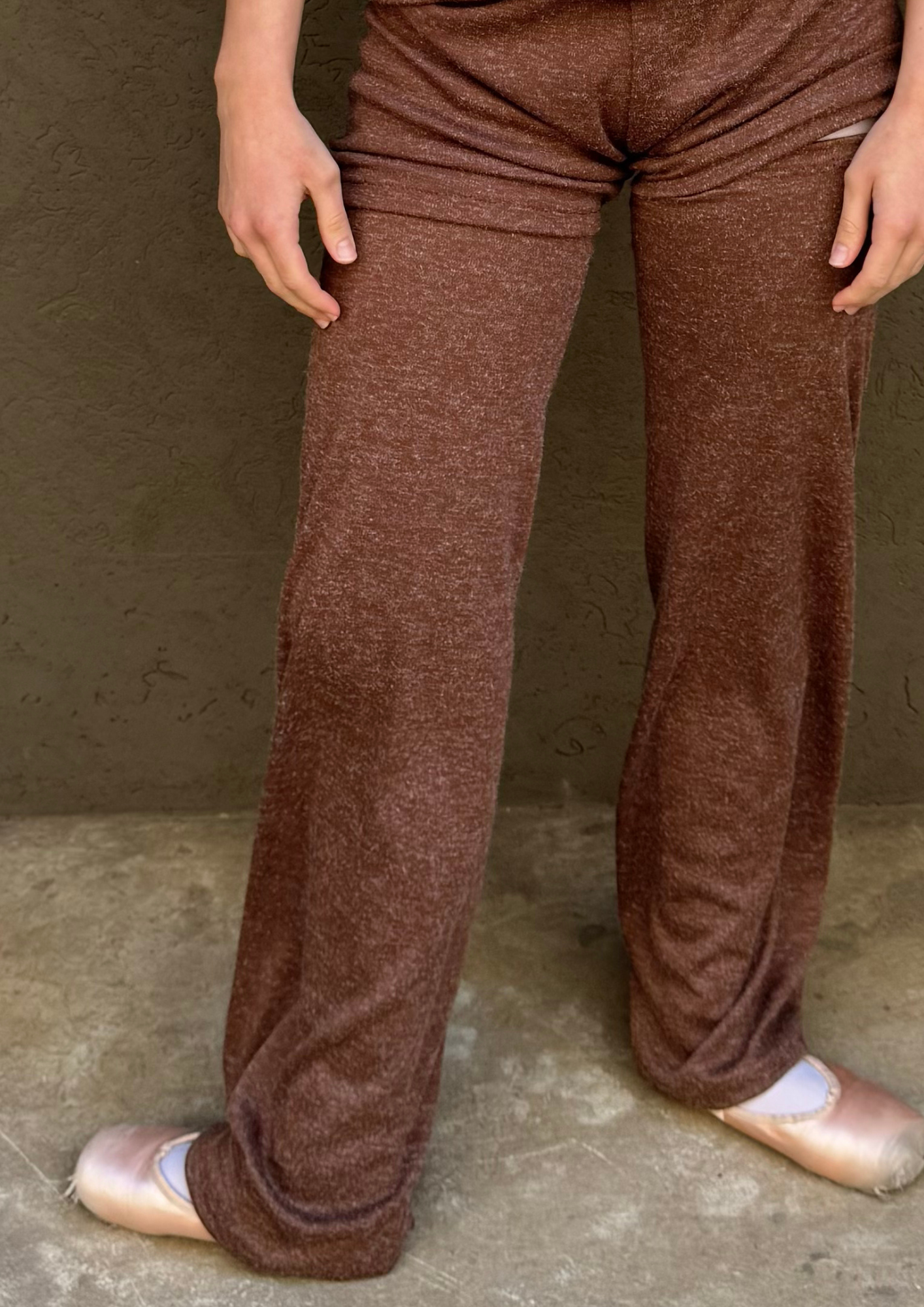 Highline leg warmers in Hudson Mocha