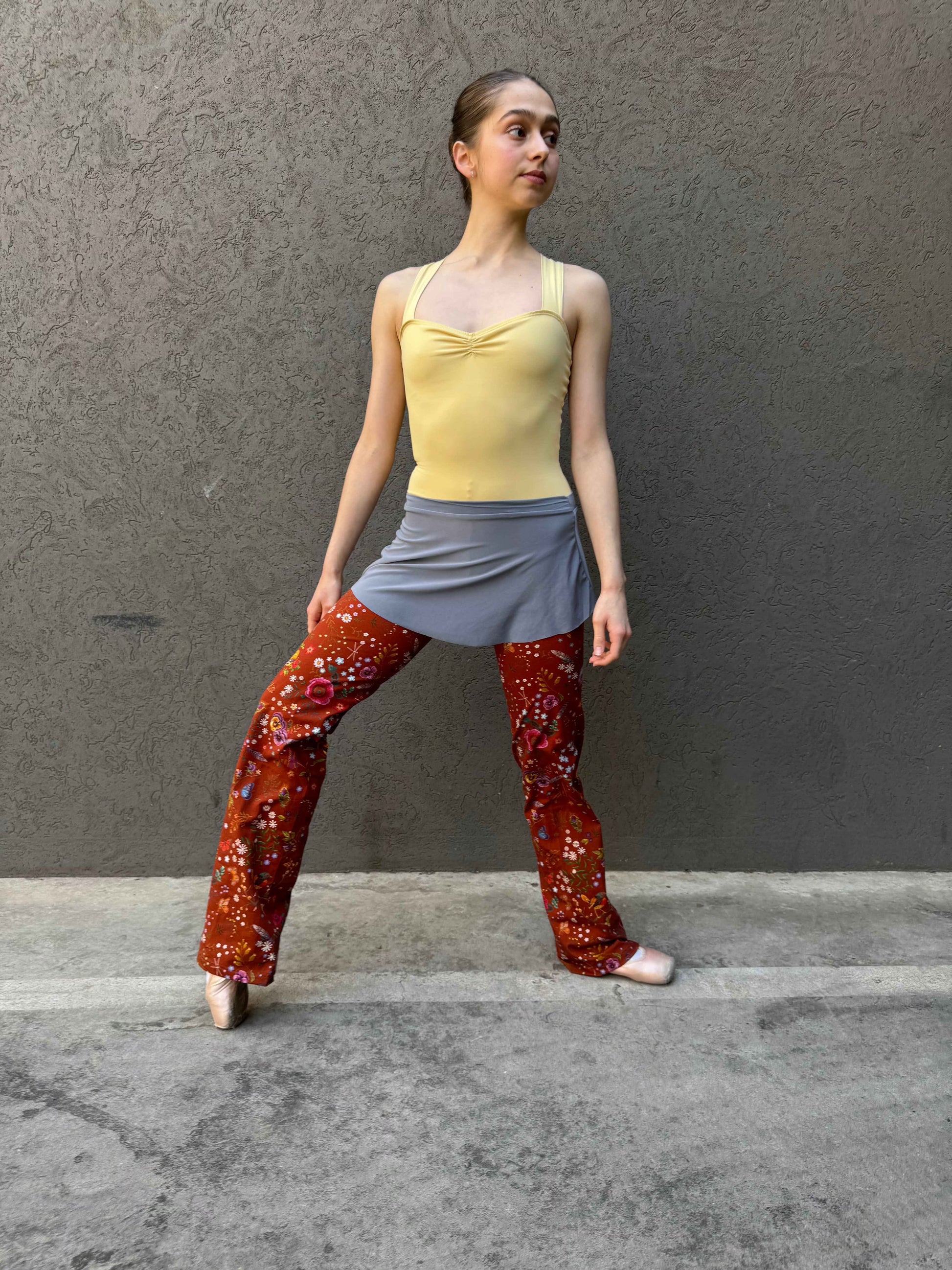 Flora High line Leg warmer in Cinnamon
