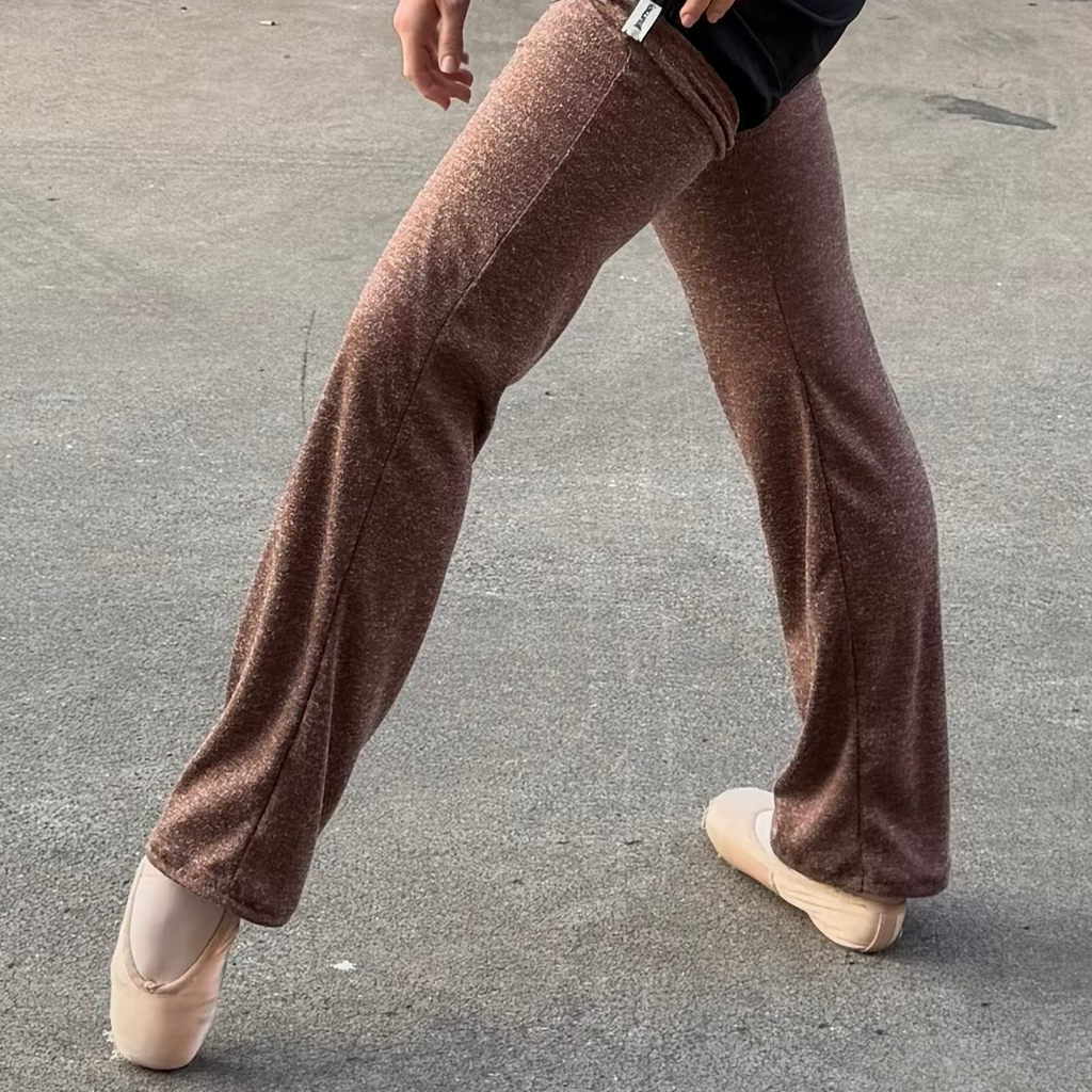 Highline leg warmers in Clay