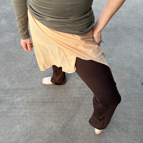 Highline leg warmers in Earth