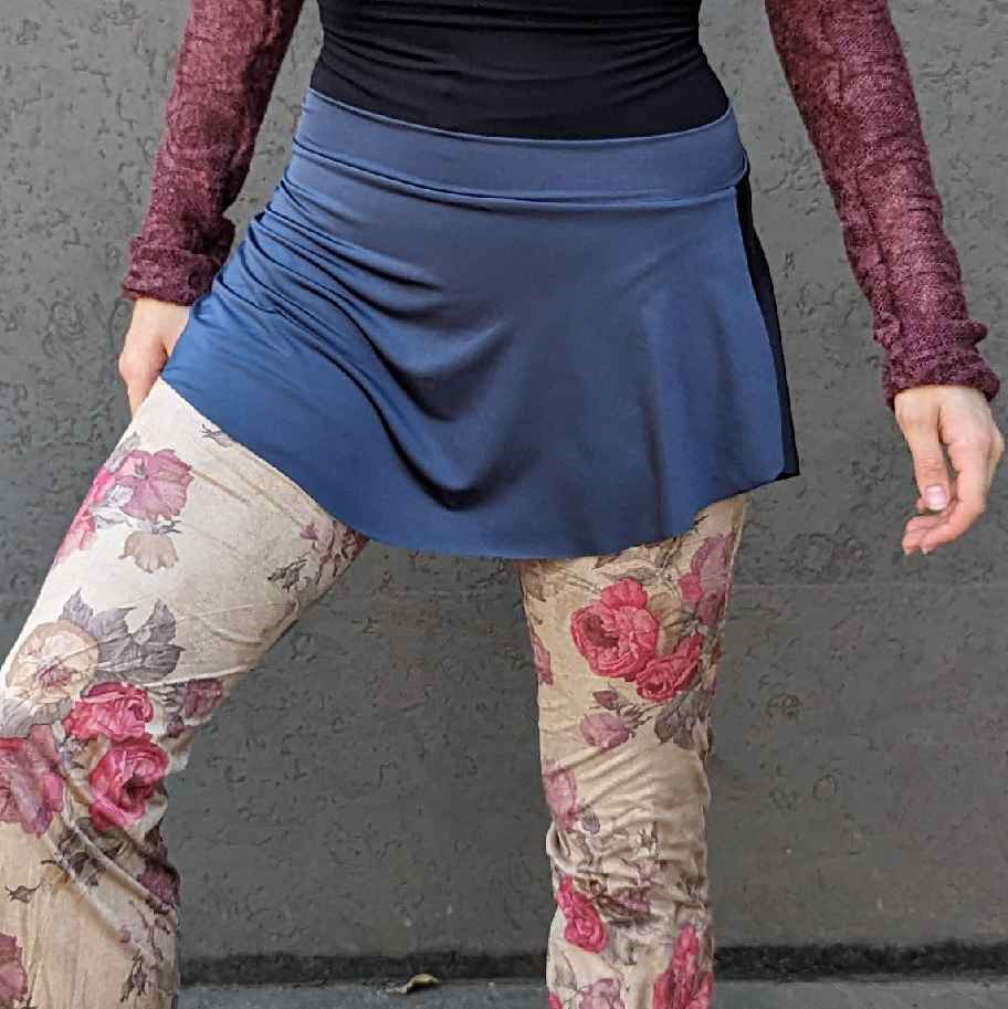 Avenue skirt in Pebble