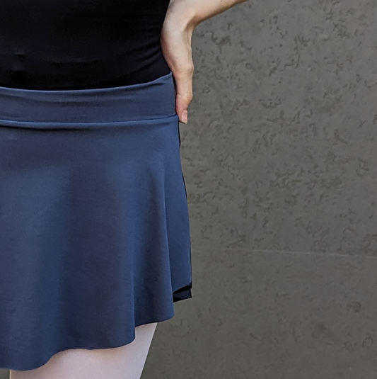 Avenue skirt in Pebble