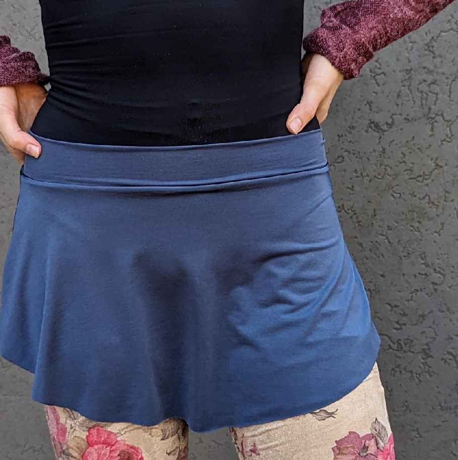 Avenue skirt in Pebble